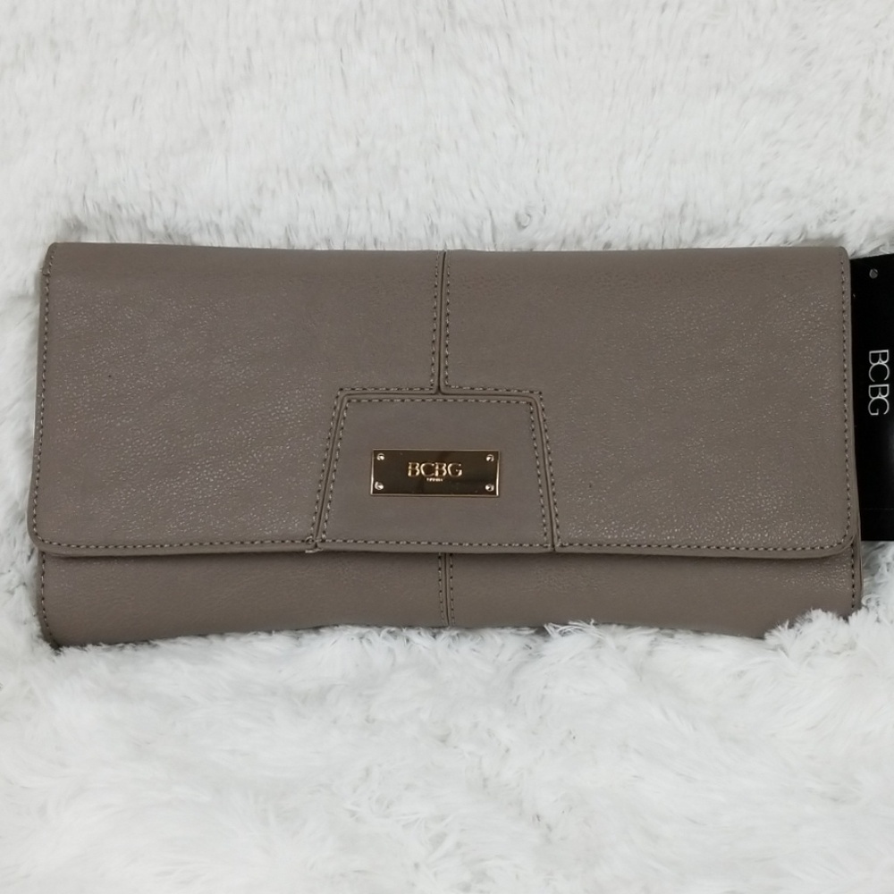 NWT BCBG Paris Chic Story Clutch W/Dust Bag